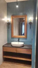 Санузел изготовлен из современных влагостойких материалов